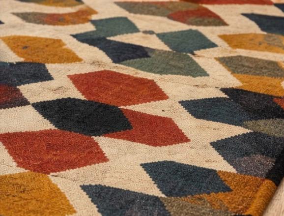 Aztec Diamond Pattern Rug – Multicolour Tribal Boho Design